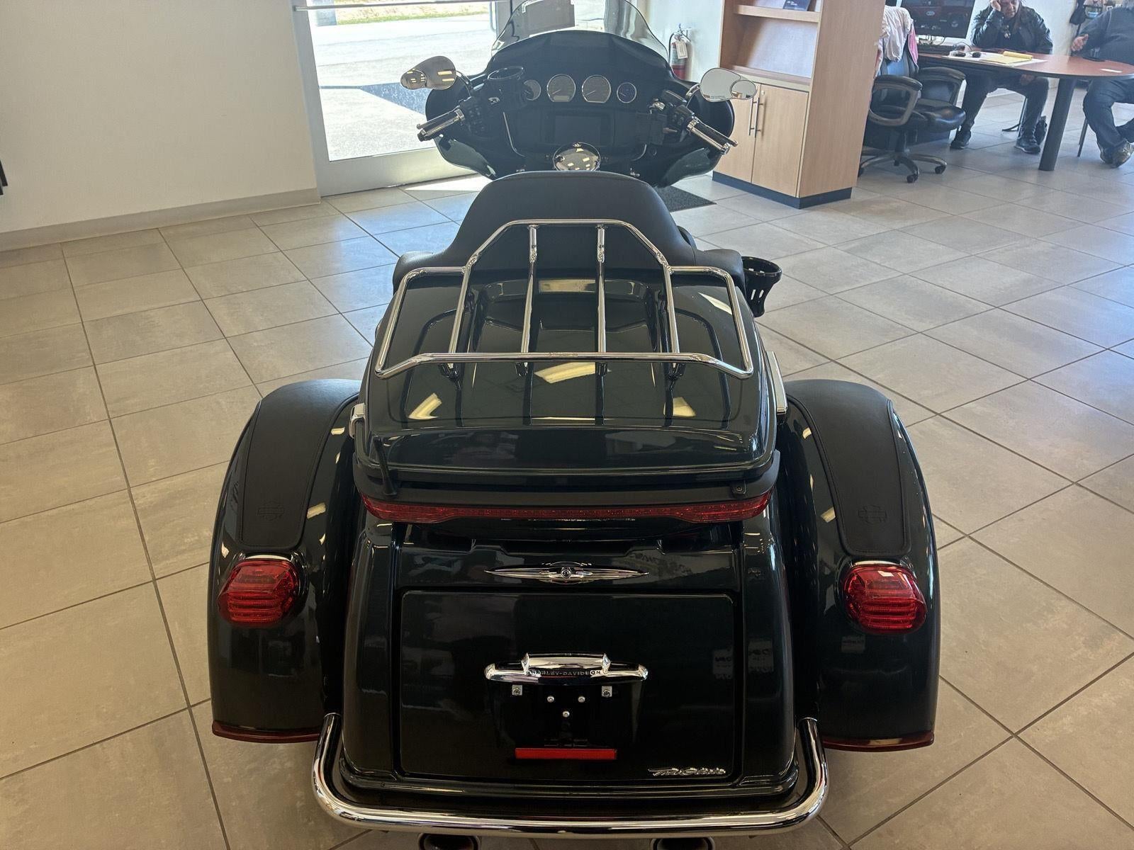 2020 HARLEY DAVIDSON tri glide Base