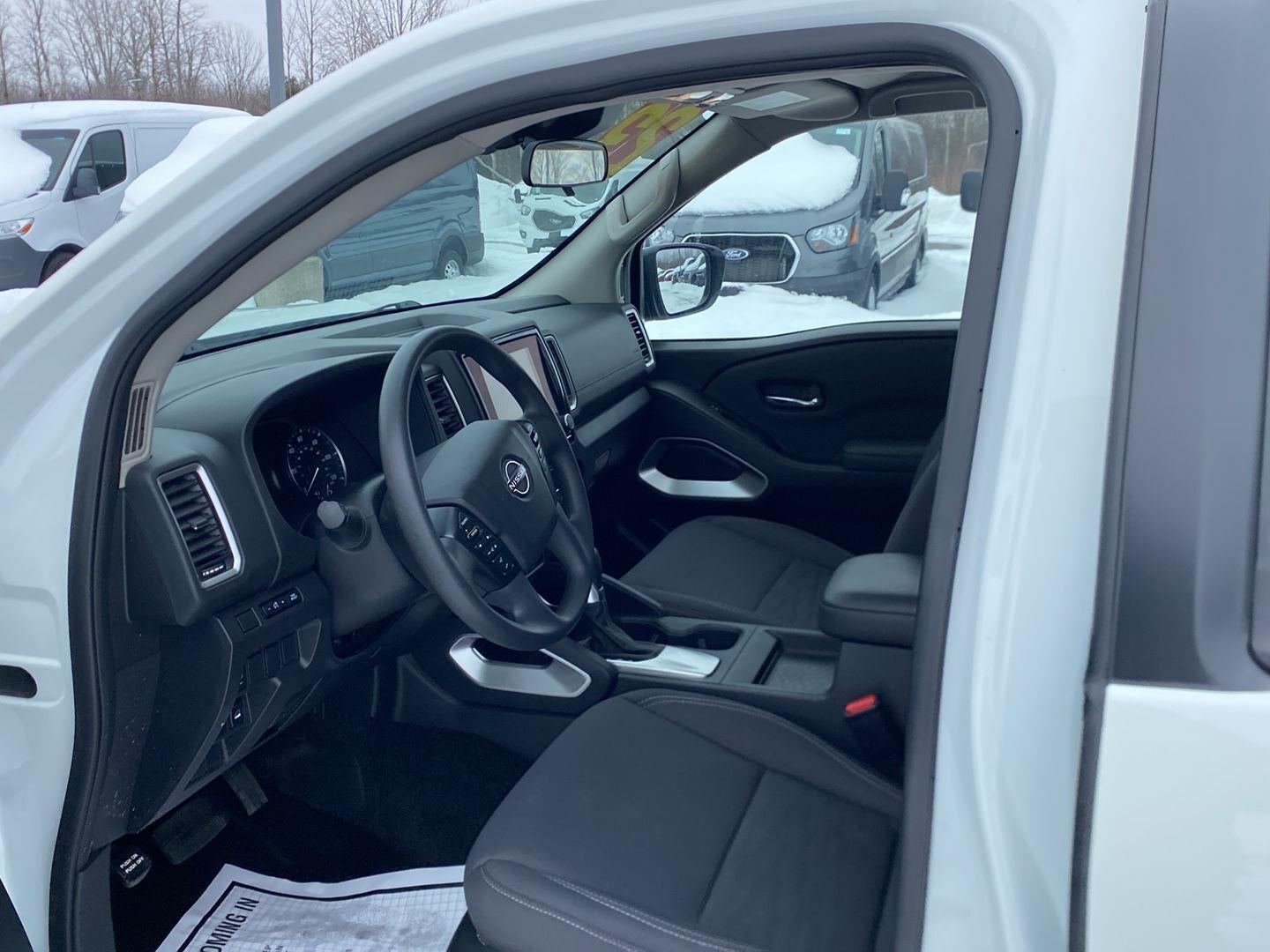 2023 Nissan Frontier SV