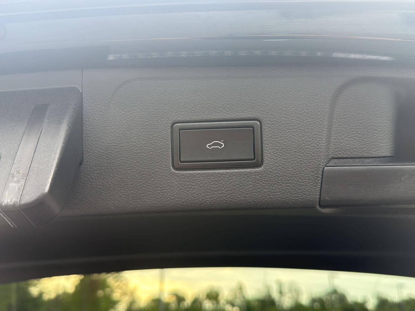 2019 Volkswagen Atlas 3.6L V6 SE w/Technology R-Line