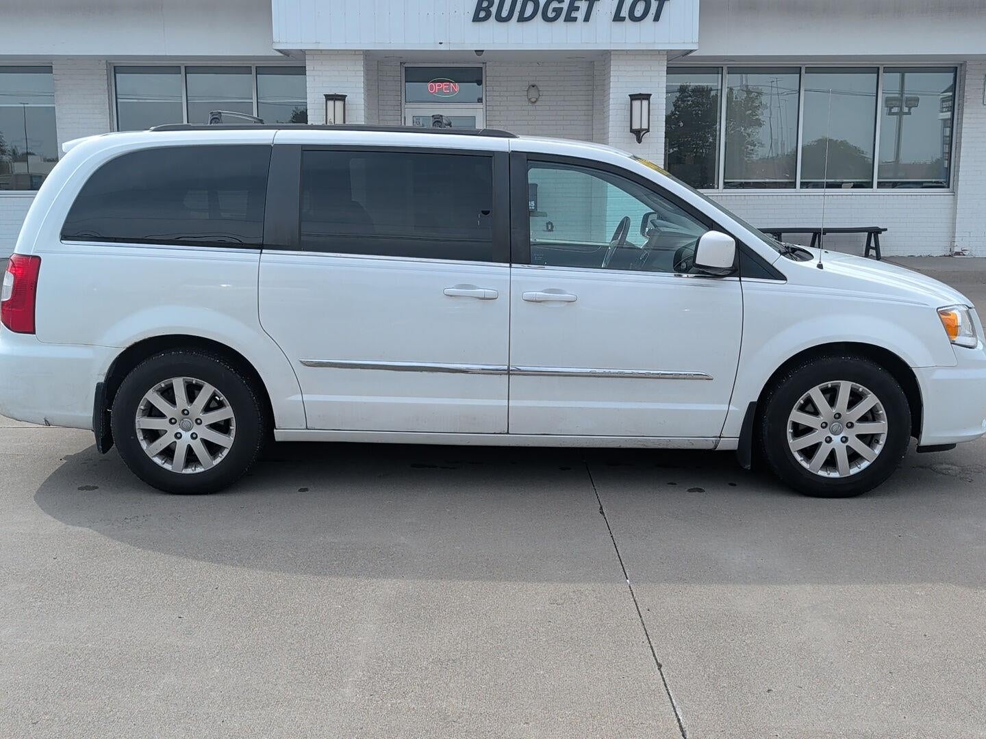 2016 Chrysler Town & Country Touring