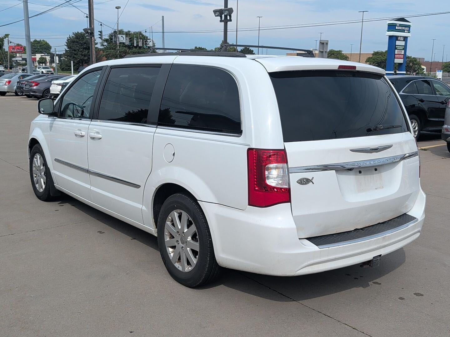 2016 Chrysler Town & Country Touring