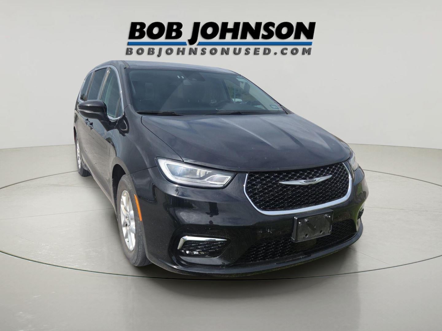2023 Chrysler Pacifica Touring L's photo