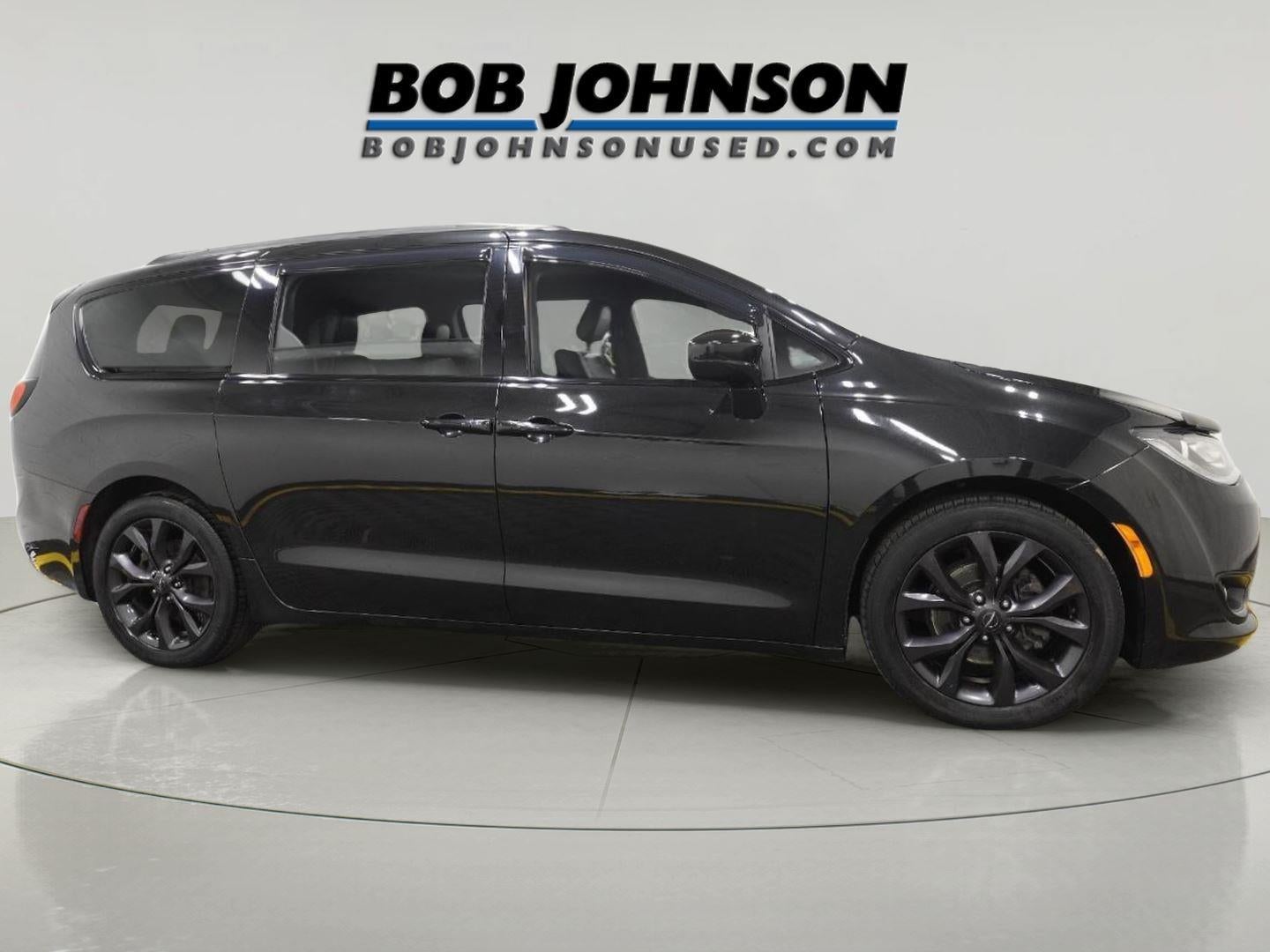 2018 Chrysler Pacifica Touring L Plus's photo