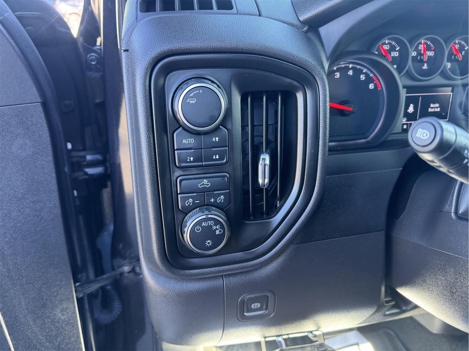 2022 Chevrolet Silverado 1500 Custom Trail Boss