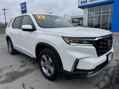 2023 Honda Pilot EX-L w/Rear Captain's Chairs