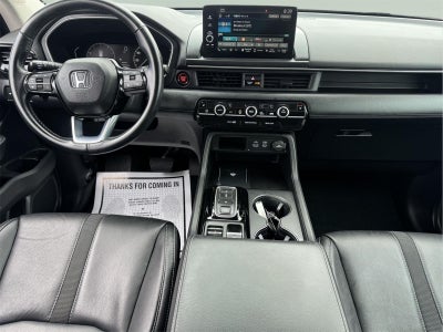 2023 Honda Pilot EX-L w/Rear Captain's Chairs