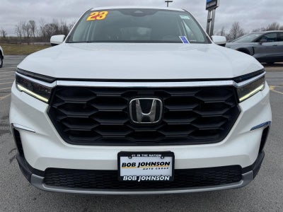 2023 Honda Pilot EX-L w/Rear Captain's Chairs