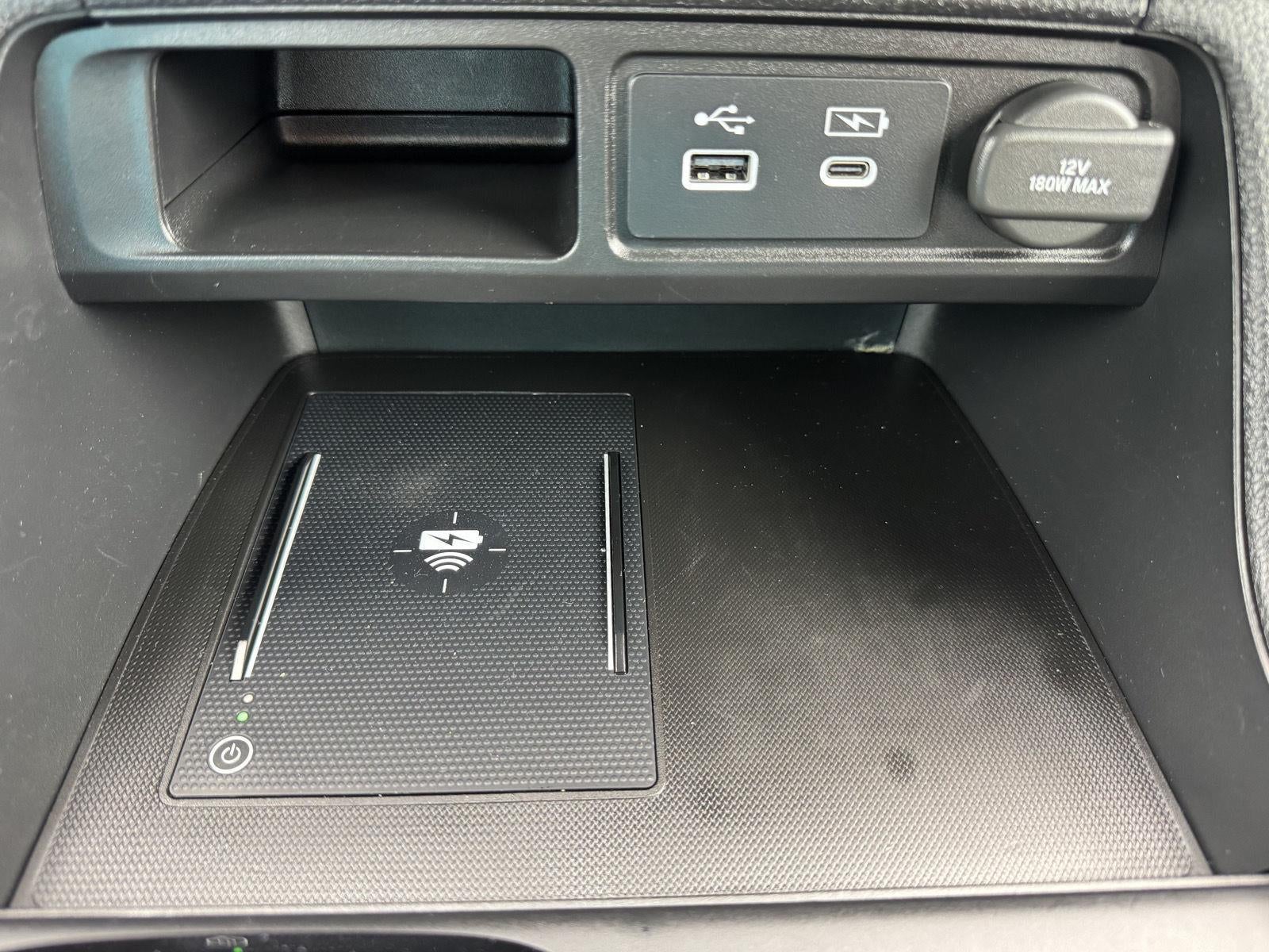 2023 Honda Pilot EX-L w/Rear Captain's Chairs