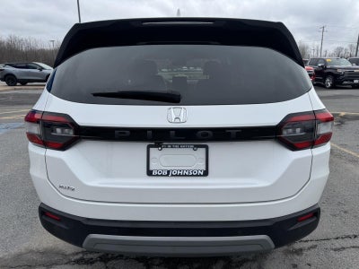 2023 Honda Pilot EX-L w/Rear Captain's Chairs