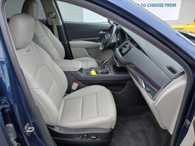 2022 Cadillac XT4 AWD Luxury
