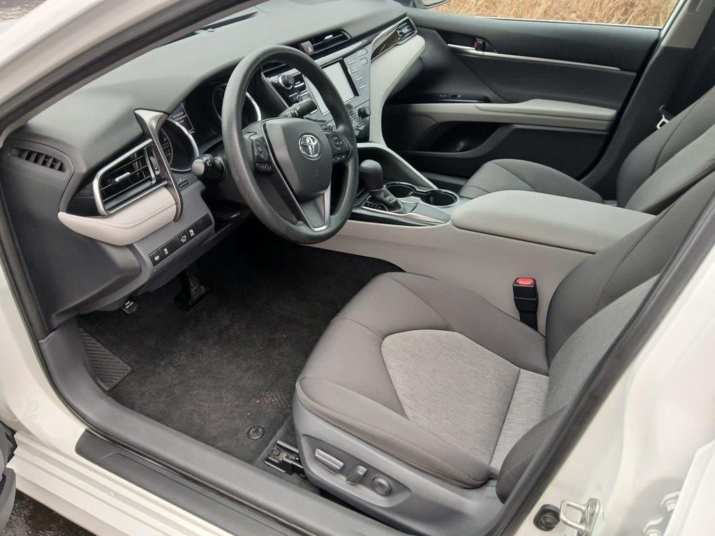 2019 Toyota CAMRY LE
