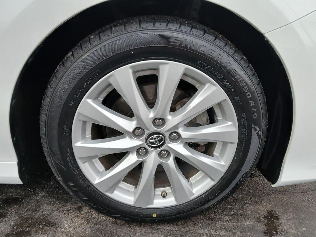 2019 Toyota CAMRY LE