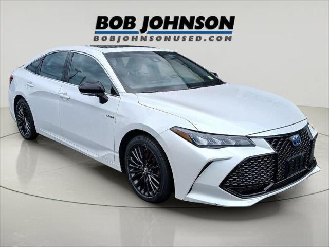 2019 Toyota Avalon Hybrid XSE