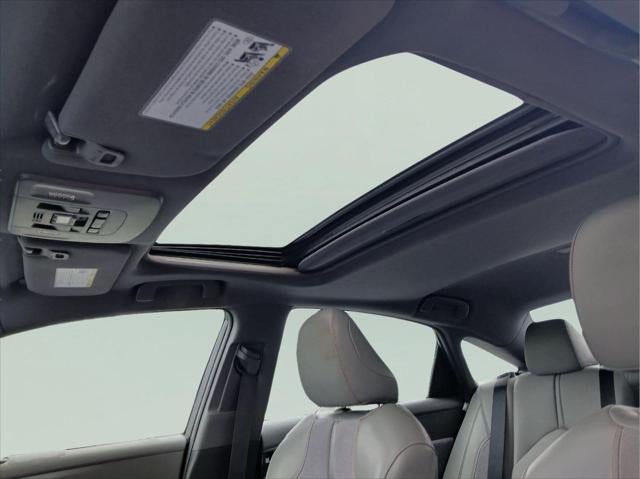 2019 Toyota Avalon Hybrid XSE