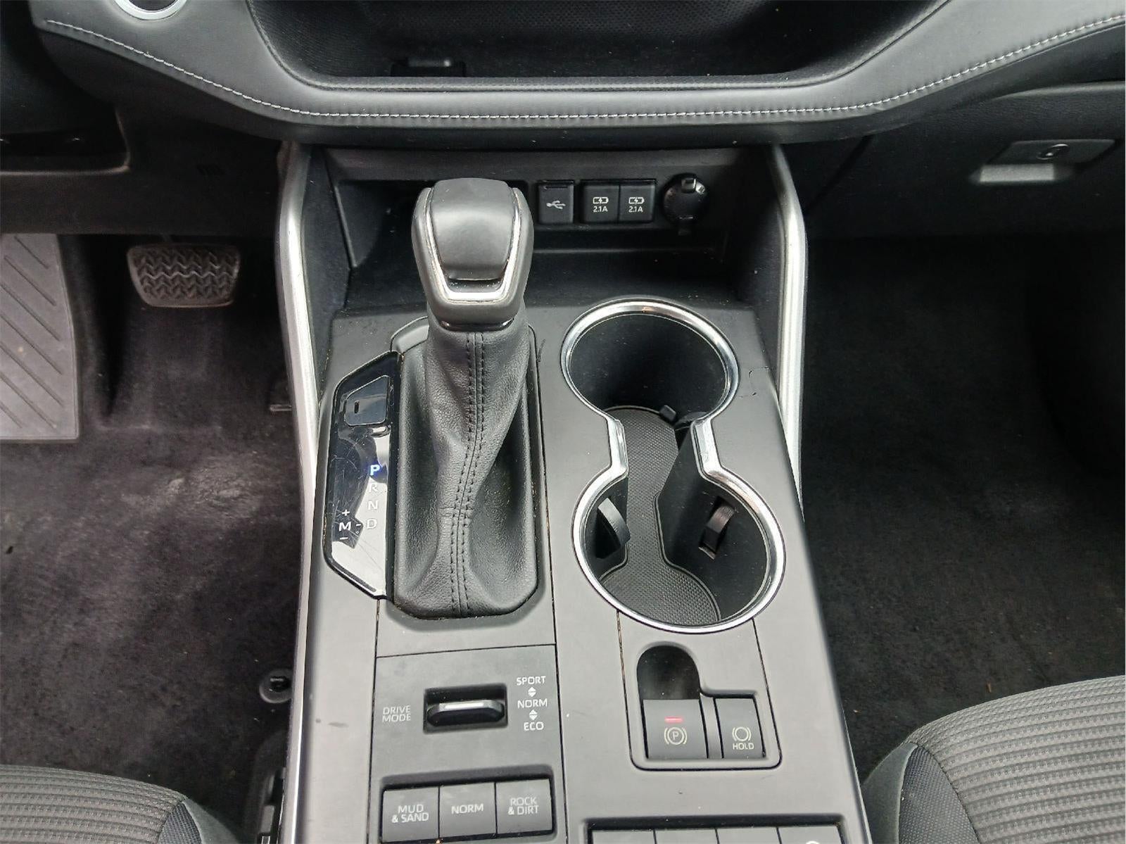 2021 Toyota HIGHLANDER LE