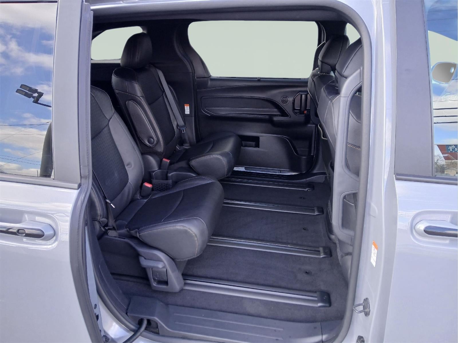 2025 Toyota SIENNA XLE AWD Woodland Edition