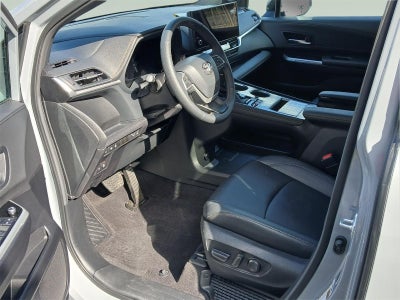2025 Toyota SIENNA XLE AWD Woodland Edition