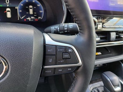 2023 Toyota Highlander Hybrid Platinum