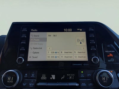 2022 Toyota Highlander Hybrid XLE
