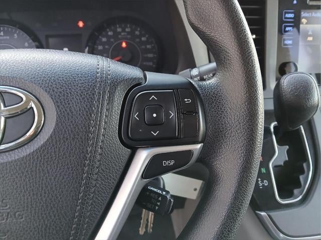 2015 Toyota SIENNA LE 3.5L LE 7-Passenger