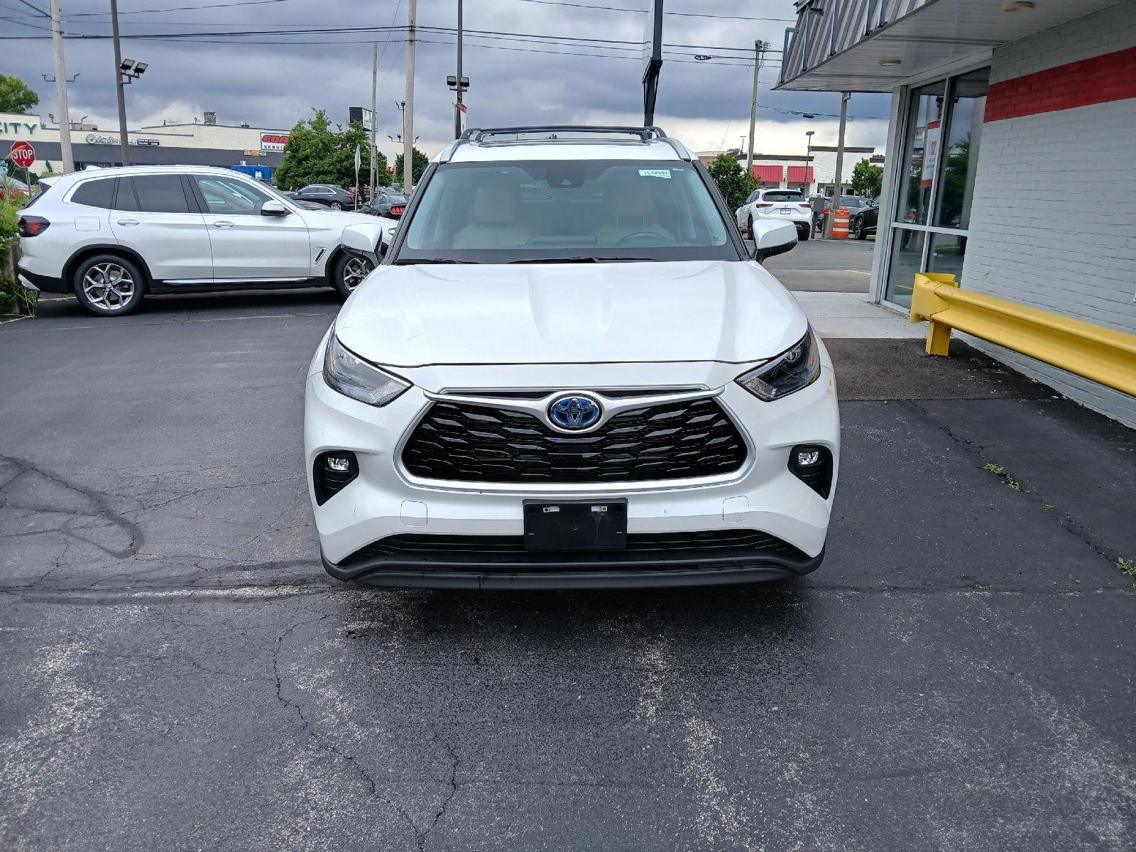2023 Toyota Highlander Hybrid XLE