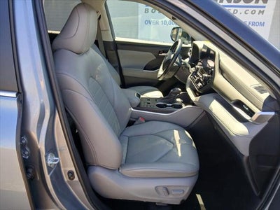 2023 Toyota HIGHLANDER XLE