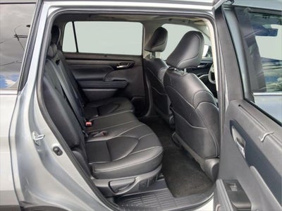 2025 Toyota Highlander XLE