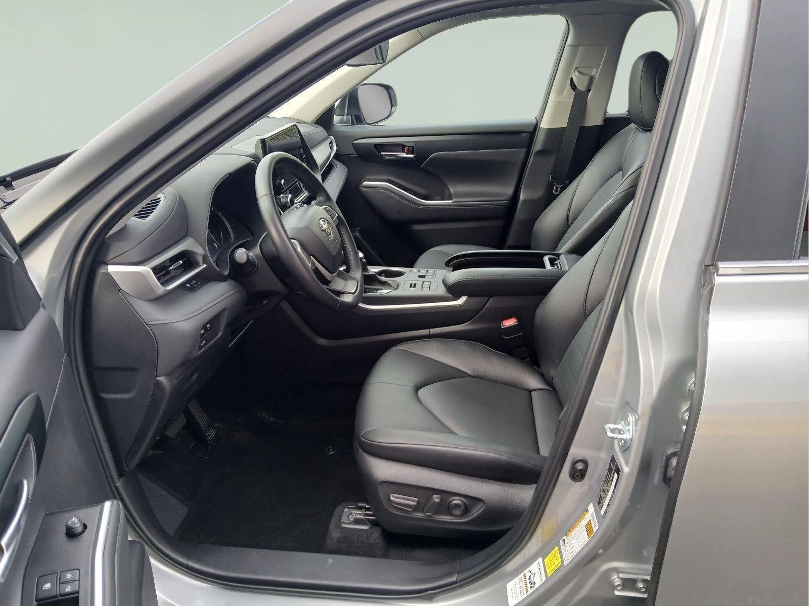 2025 Toyota Highlander XLE