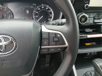 2025 Toyota Highlander XLE