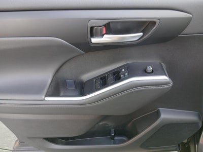 2025 Toyota Highlander XLE