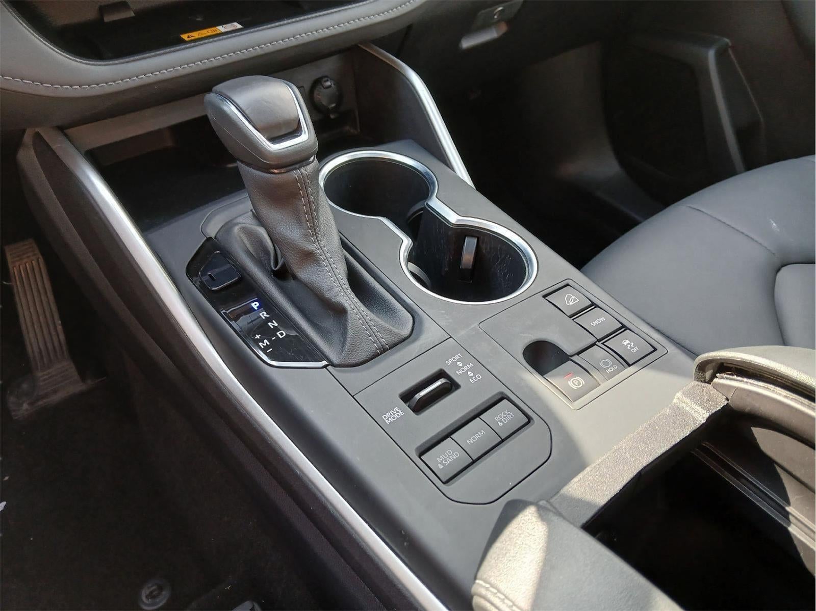 2025 Toyota Highlander XLE