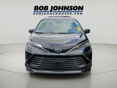 2025 Toyota SIENNA LE AWD LE 8-Passenger