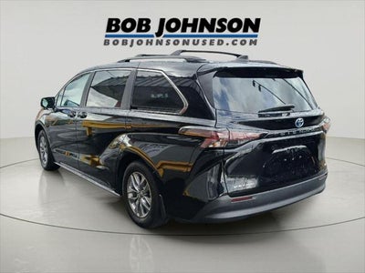 2025 Toyota SIENNA LE AWD LE 8-Passenger