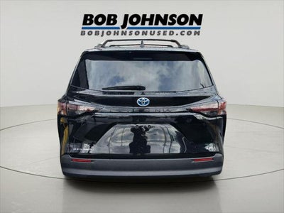 2025 Toyota SIENNA LE AWD LE 8-Passenger