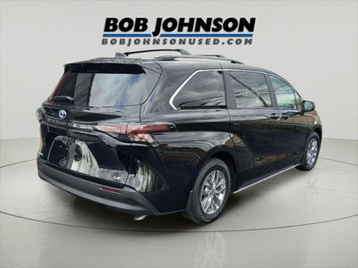 2025 Toyota SIENNA LE AWD LE 8-Passenger