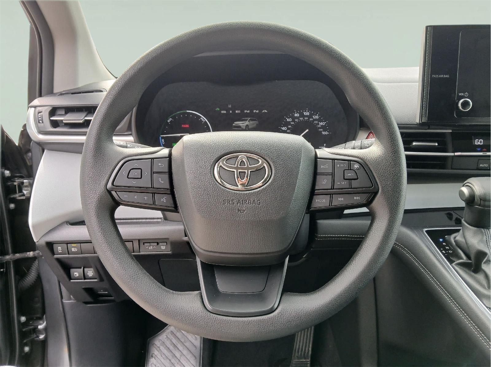 2025 Toyota Sienna LE 8-Passenger