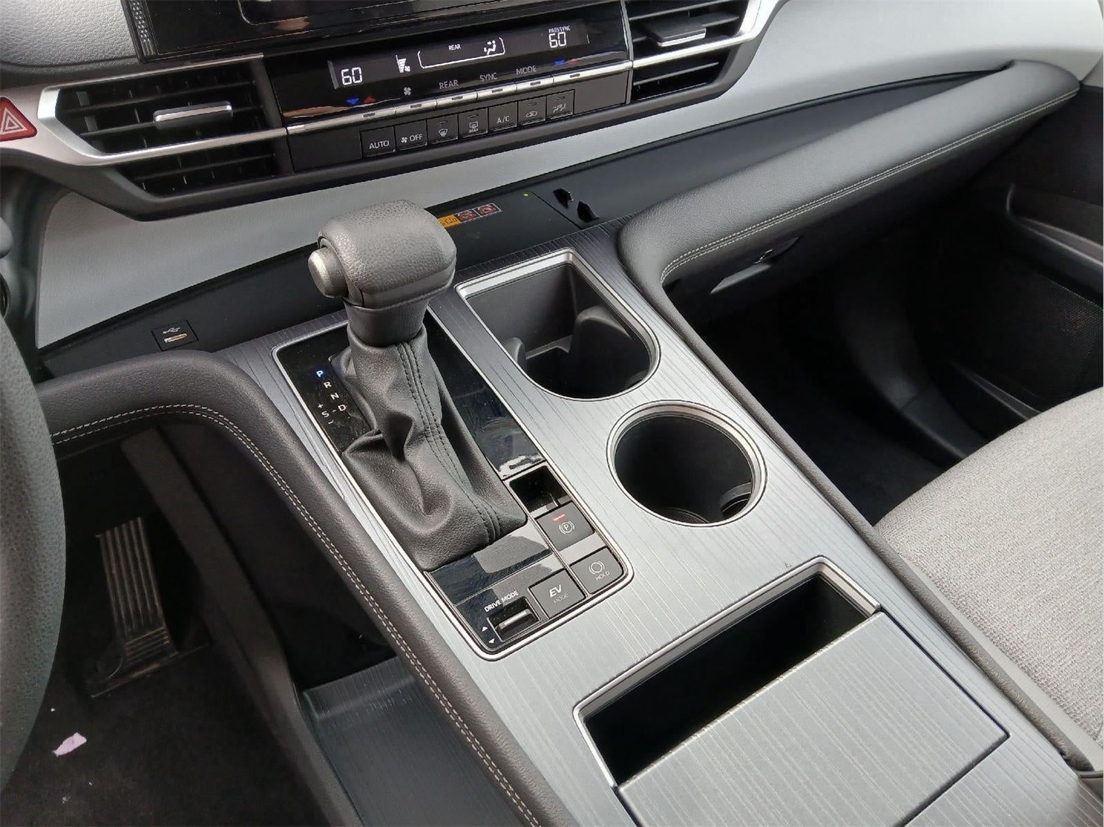 2025 Toyota Sienna LE 8-Passenger