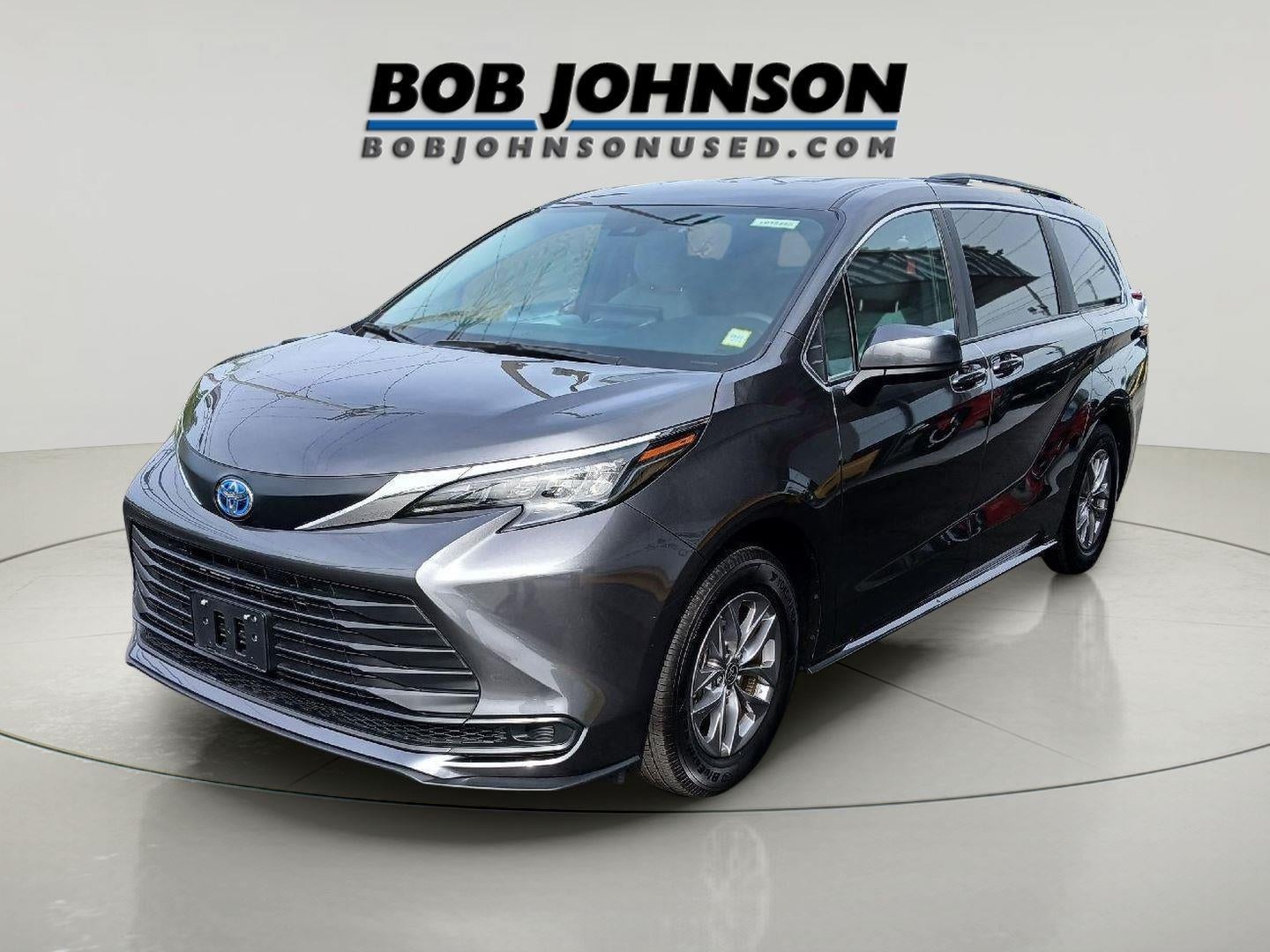 2025 Toyota Sienna LE 8-Passenger