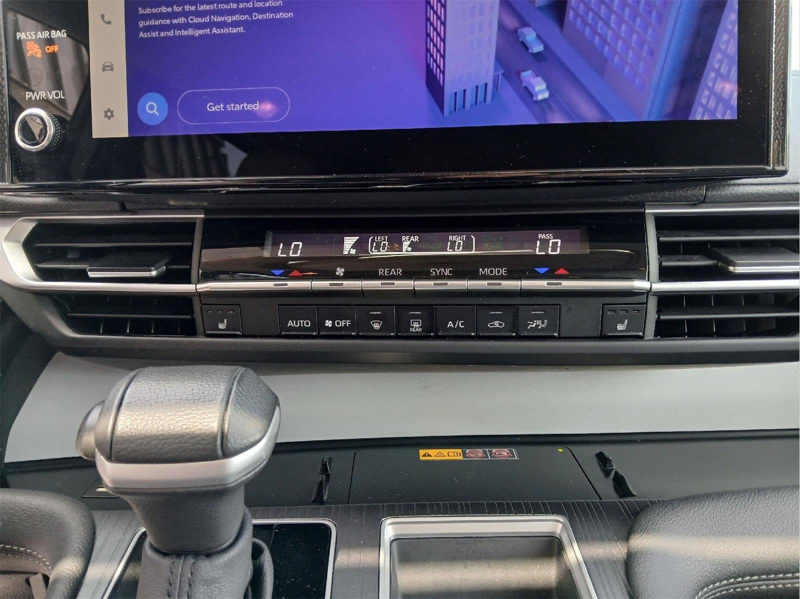 2025 Toyota Sienna XLE FWD 8-PASSENGER