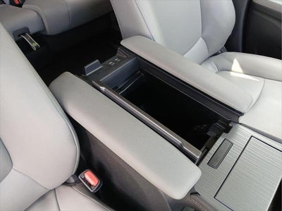 2025 Toyota Sienna XLE FWD 8-PASSENGER