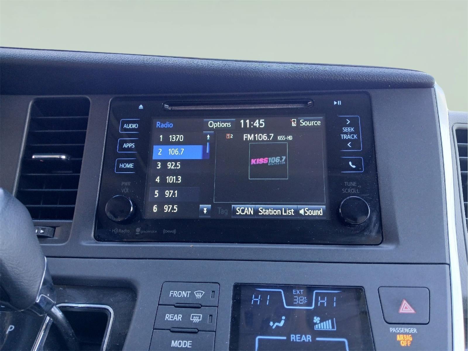 2017 Toyota SIENNA XLE 3.5L XLE 8-Passenger