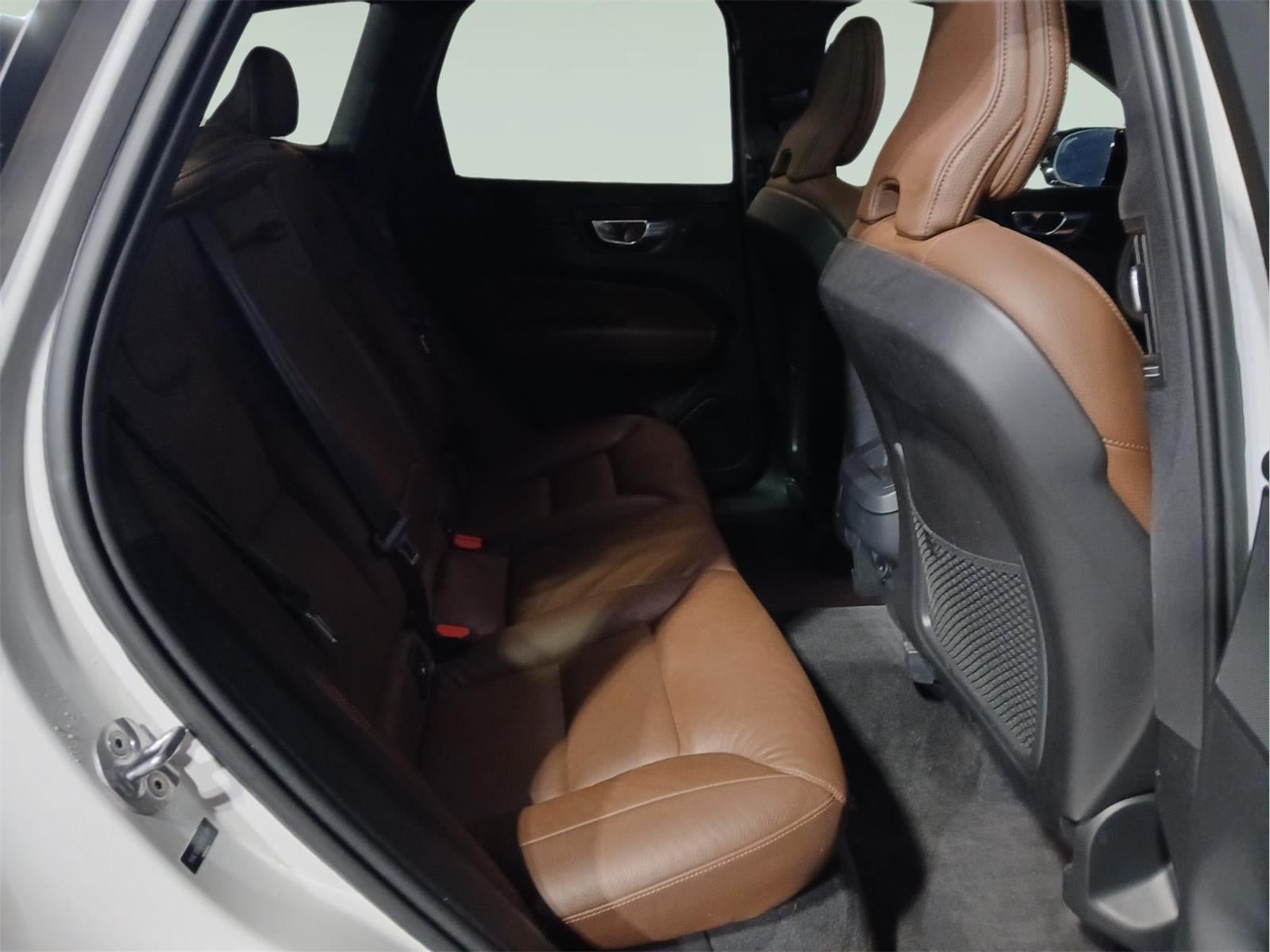 2023 Volvo XC60 Plus Dark Theme