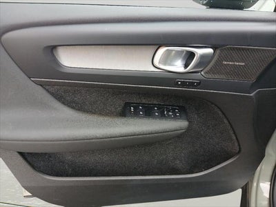 2025 Volvo XC40 Ultra Dark Theme