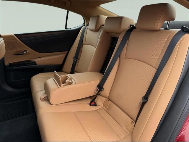 2023 Lexus ES 250 Base