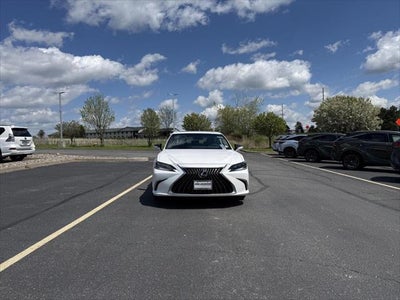 2024 Lexus ES 300h 