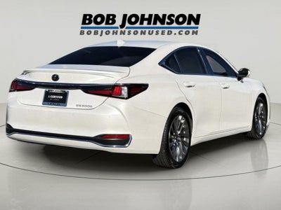 2023 Lexus ES 300h ULTRA LUXURY