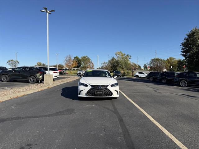 2023 Lexus ES 300h ULTRA LUXURY