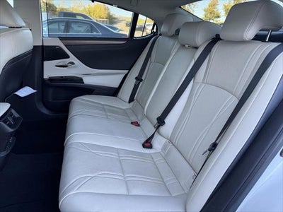 2023 Lexus ES 300h ULTRA LUXURY