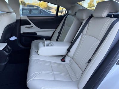 2023 Lexus ES 300h ULTRA LUXURY