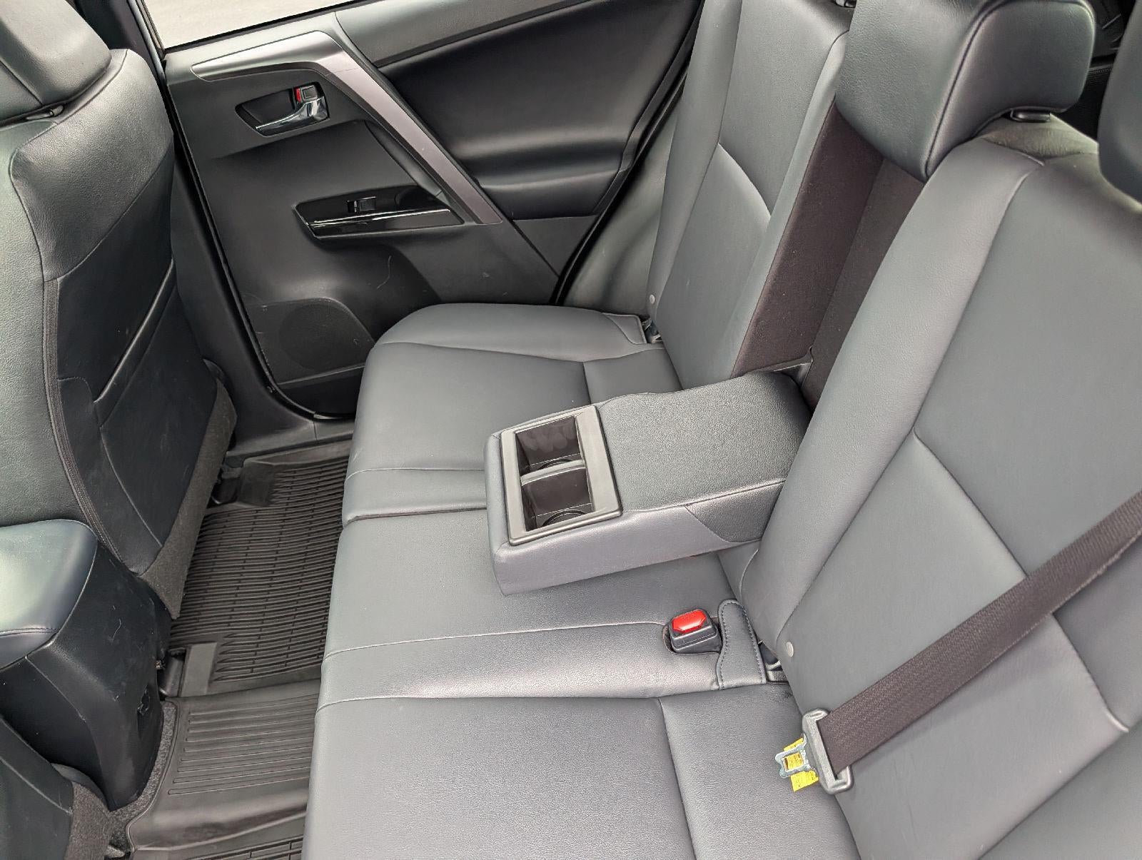 2018 Toyota RAV4 SE